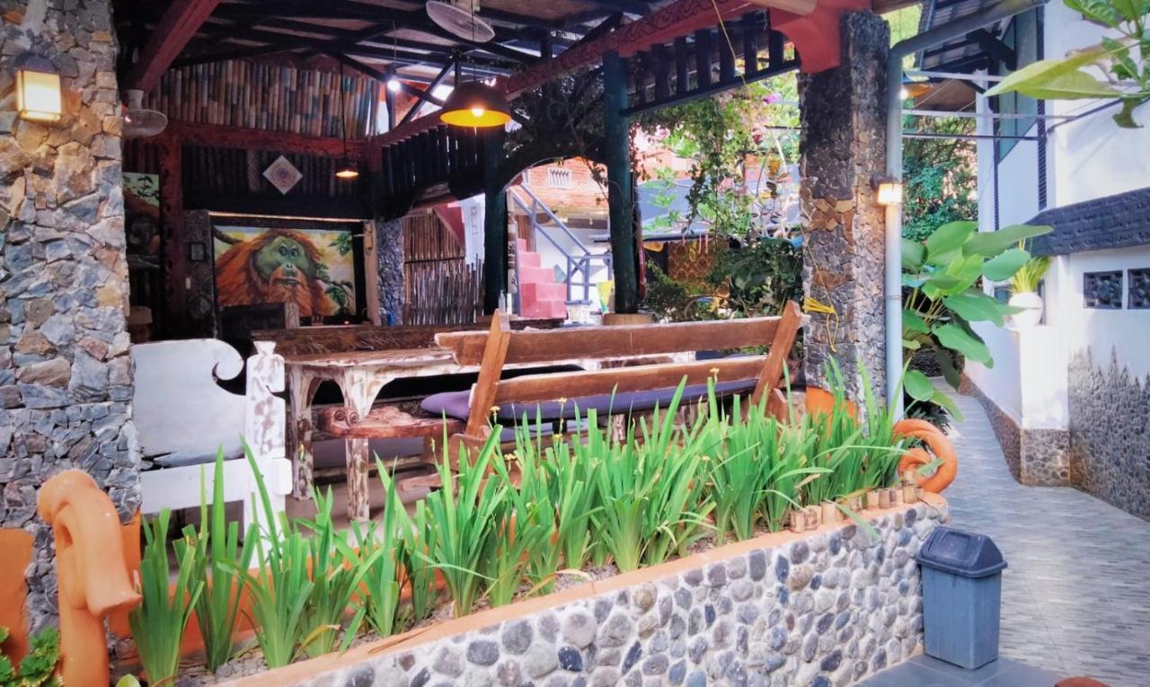 Jungle Inn Bukit Lawang Exterior photo