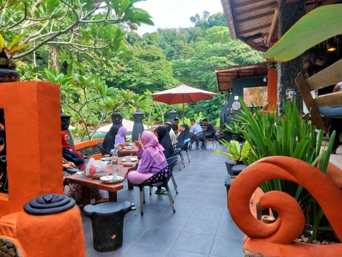 Jungle Inn Bukit Lawang Exterior photo