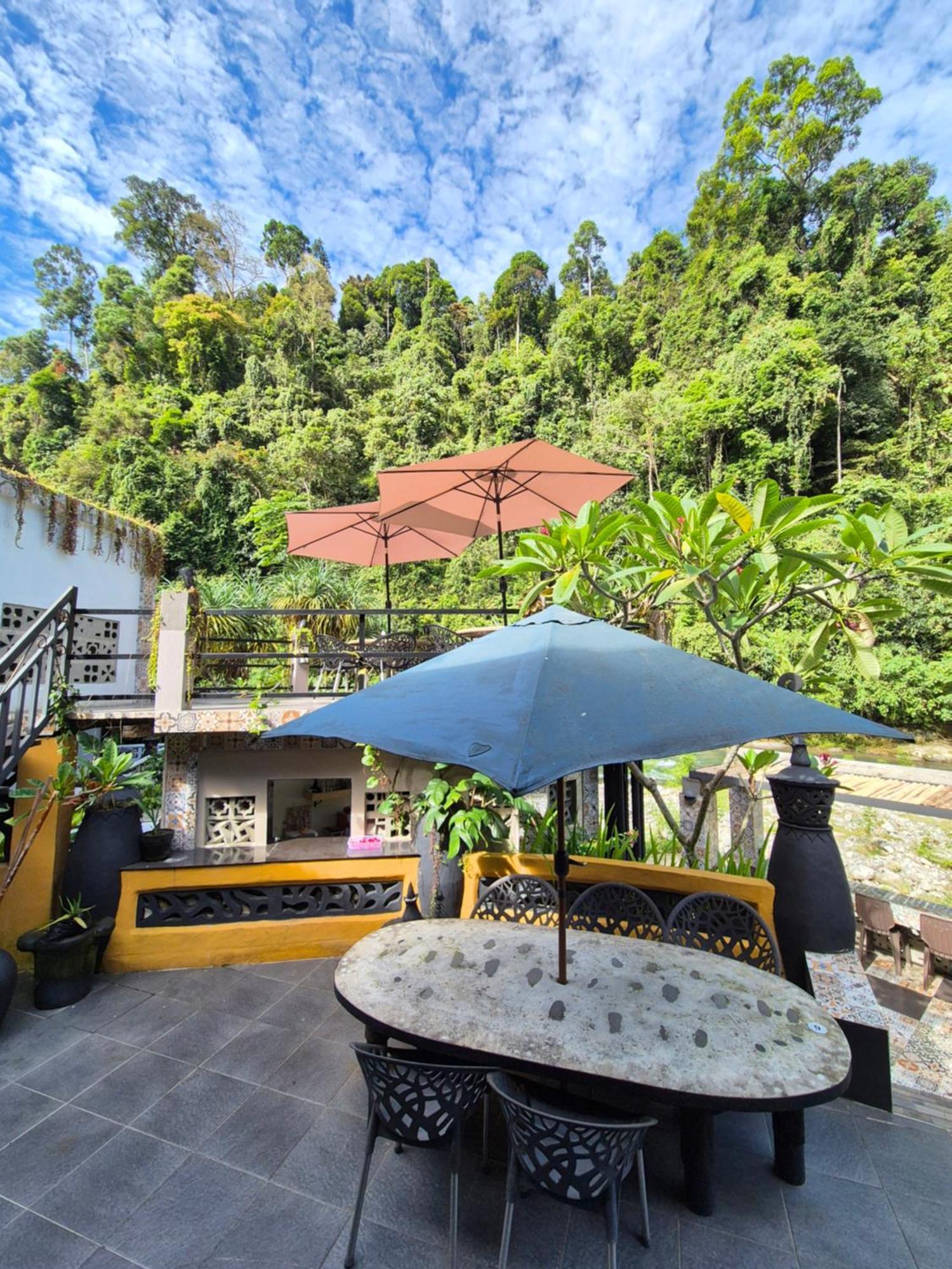 Jungle Inn Bukit Lawang Exterior photo