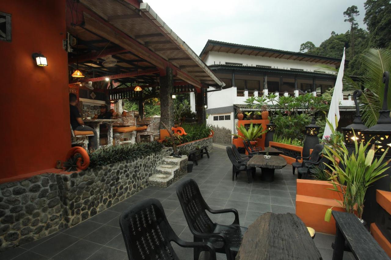 Jungle Inn Bukit Lawang Exterior photo